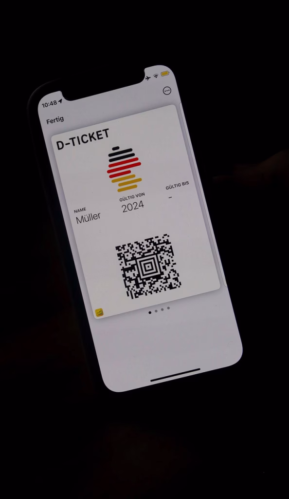 Deutschlandticket 2024 auf Smartphone als digitales D-Ticket für den öffentlichen Nahverkehr